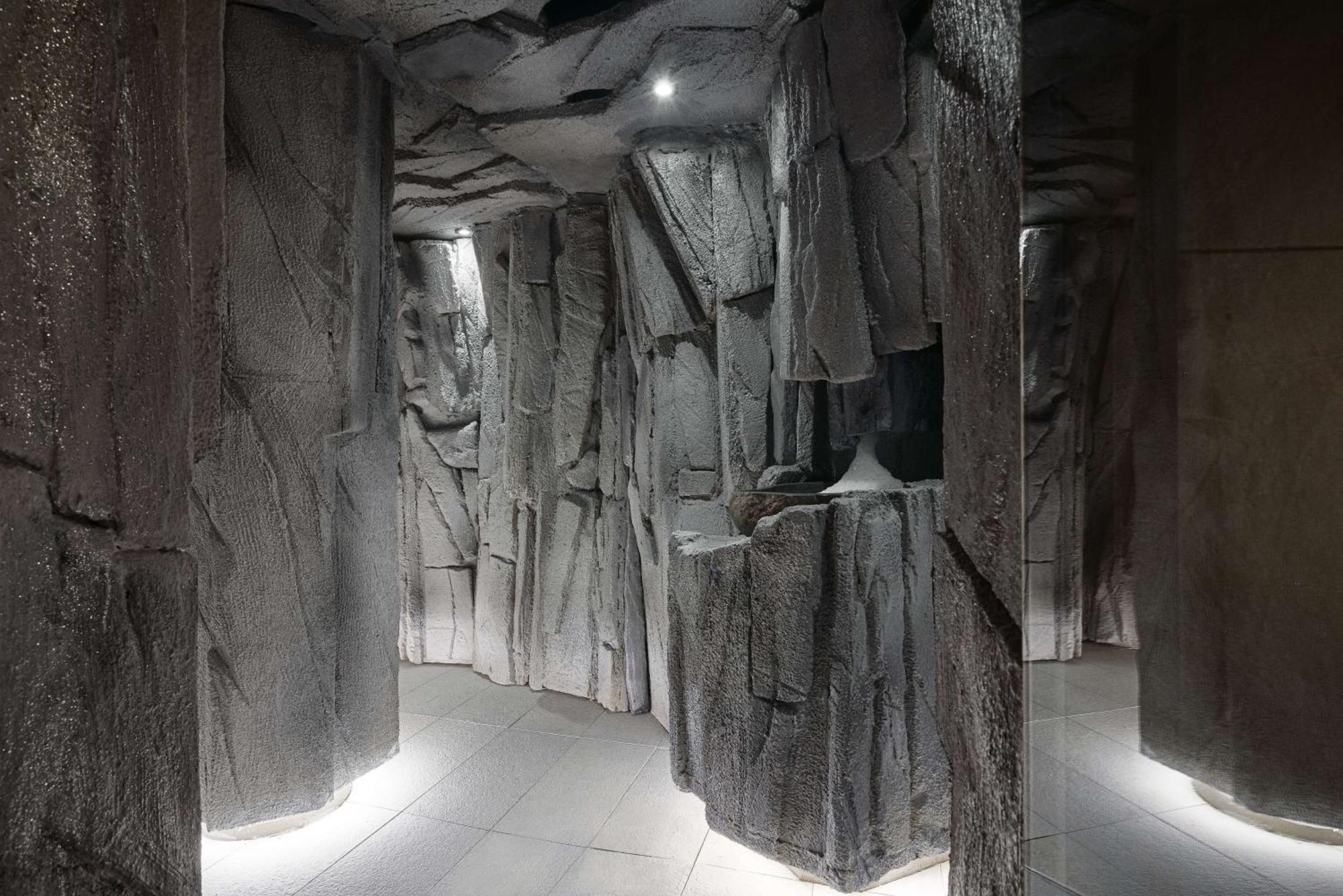 Radisson Blu Resort & Conference Center, Ostroda Mazury Buitenkant foto The interior of the temple
