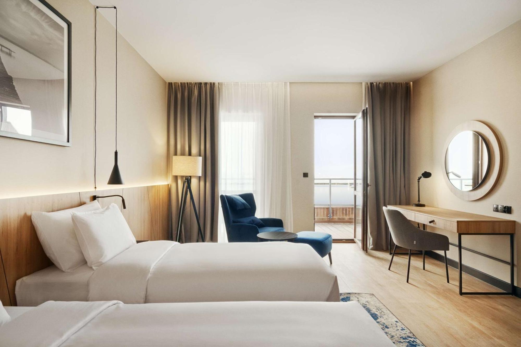 Radisson Blu Resort & Conference Center, Ostroda Mazury Buitenkant foto A guest room at the hotel