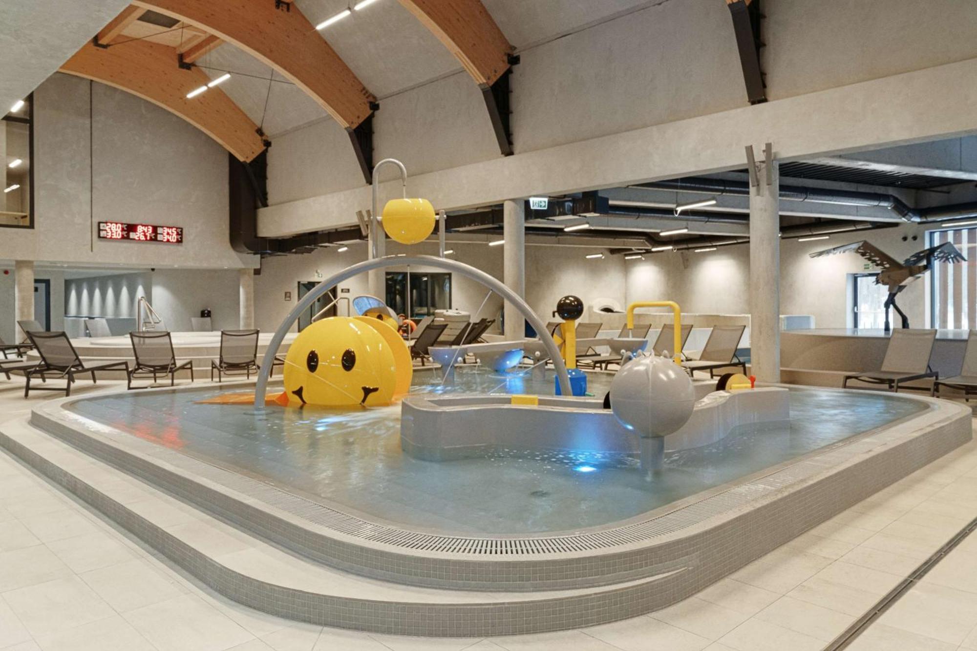 Radisson Blu Resort & Conference Center, Ostroda Mazury Buitenkant foto The children's pool